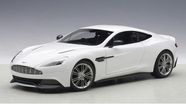 70250 Aston Martin Vanquish 2015 (White) 1:18